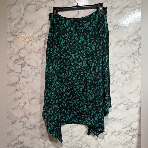 Who What Wear Black and Green Floral Print Silky Midi Length Skirt Size 10 - Picture 6 of 7
